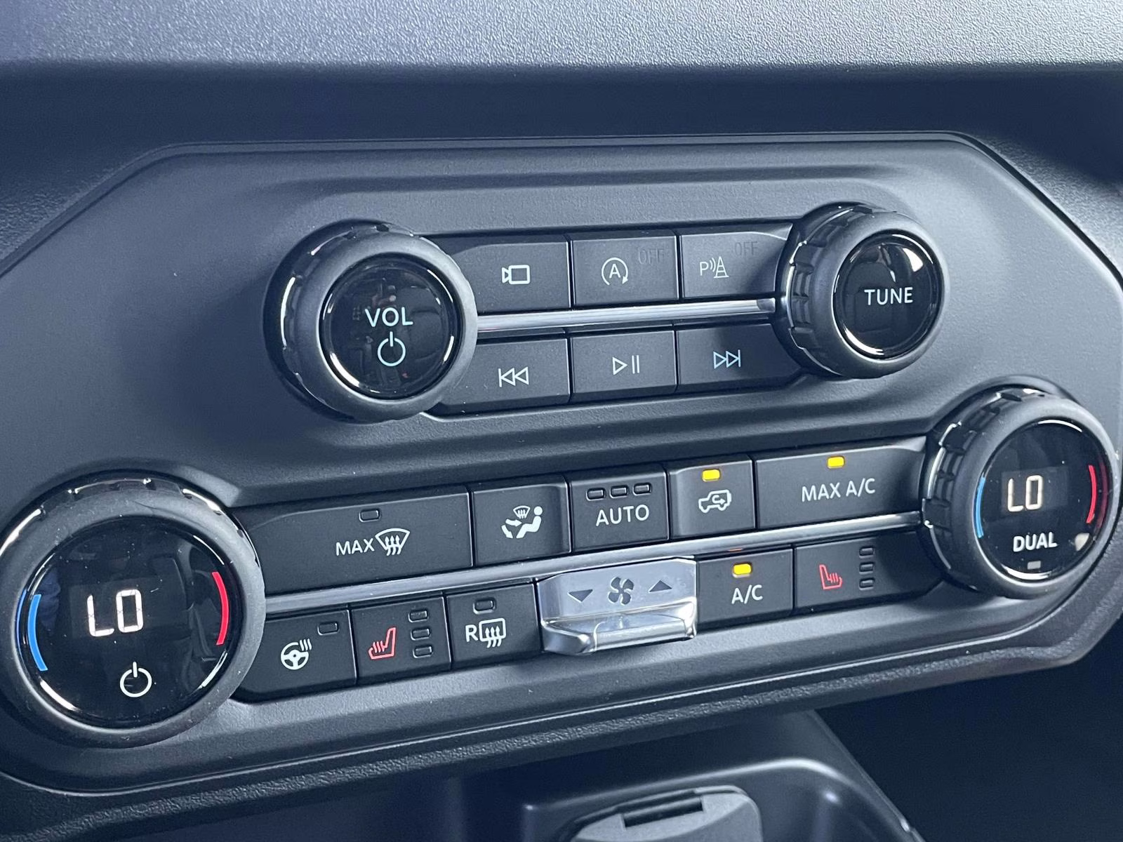 2026 Shadow Black Ford Bronco Outer Banks 4X4 SUV