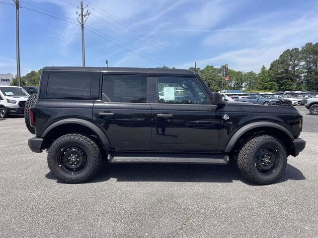 2026 Shadow Black Ford Bronco Outer Banks 4X4 SUV