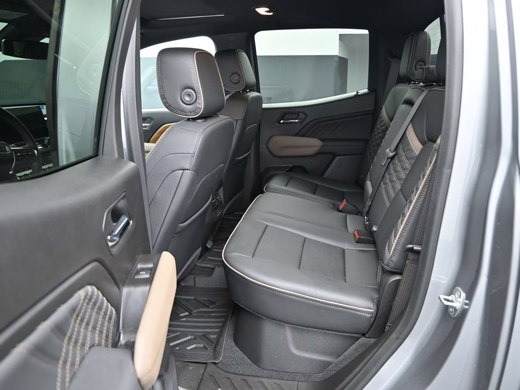2025 Sterling Metallic GMC Canyon Denali 4X4 Truck