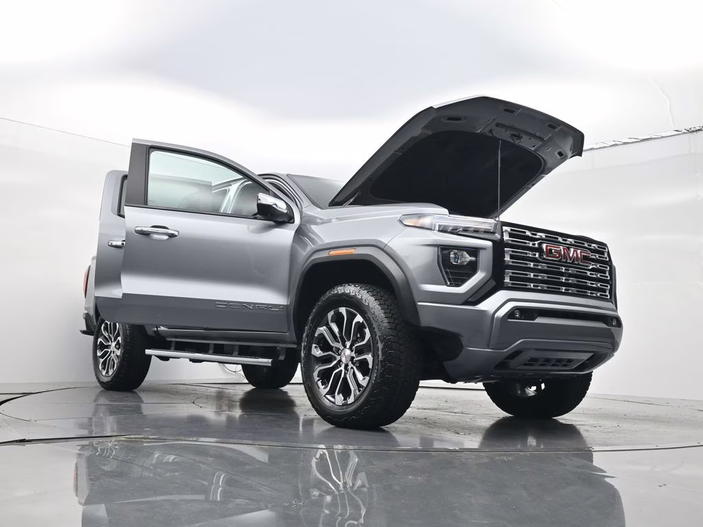 2025 Sterling Metallic GMC Canyon Denali 4X4 Truck