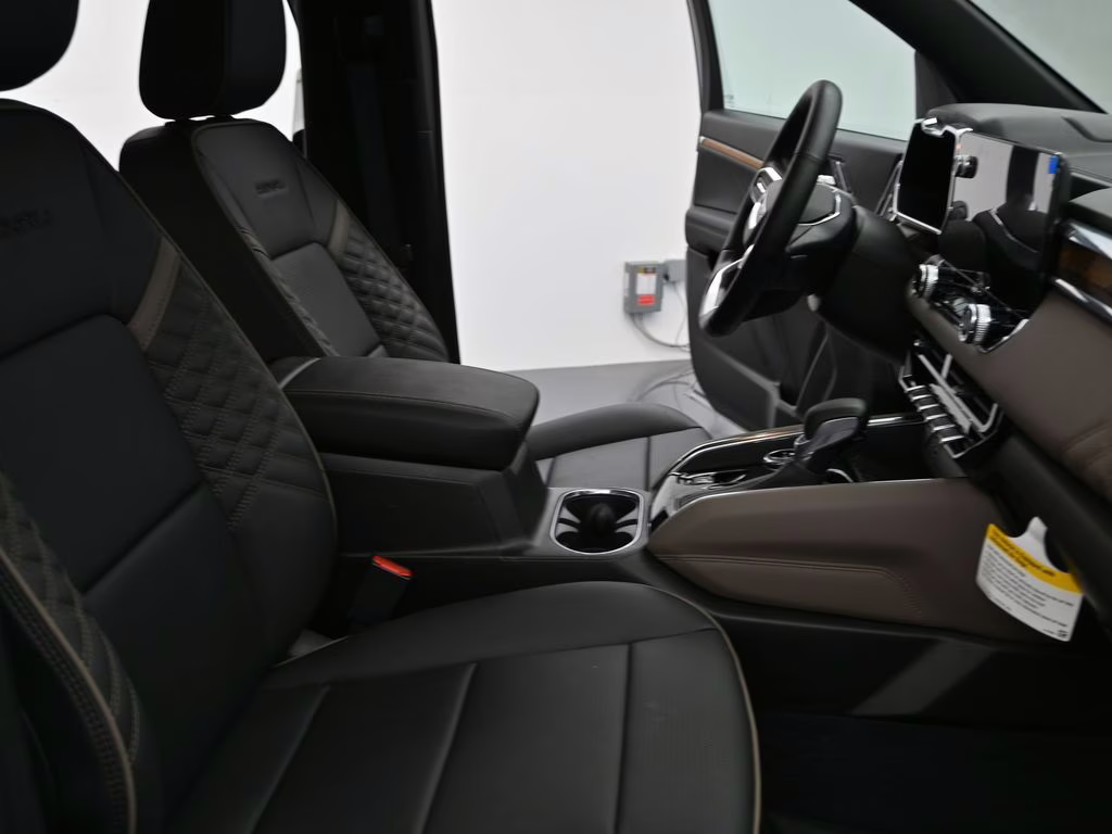 2025 Sterling Metallic GMC Canyon Denali 4X4 Truck
