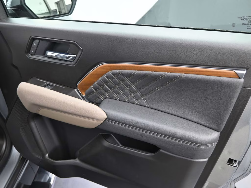 2025 Sterling Metallic GMC Canyon Denali 4X4 Truck