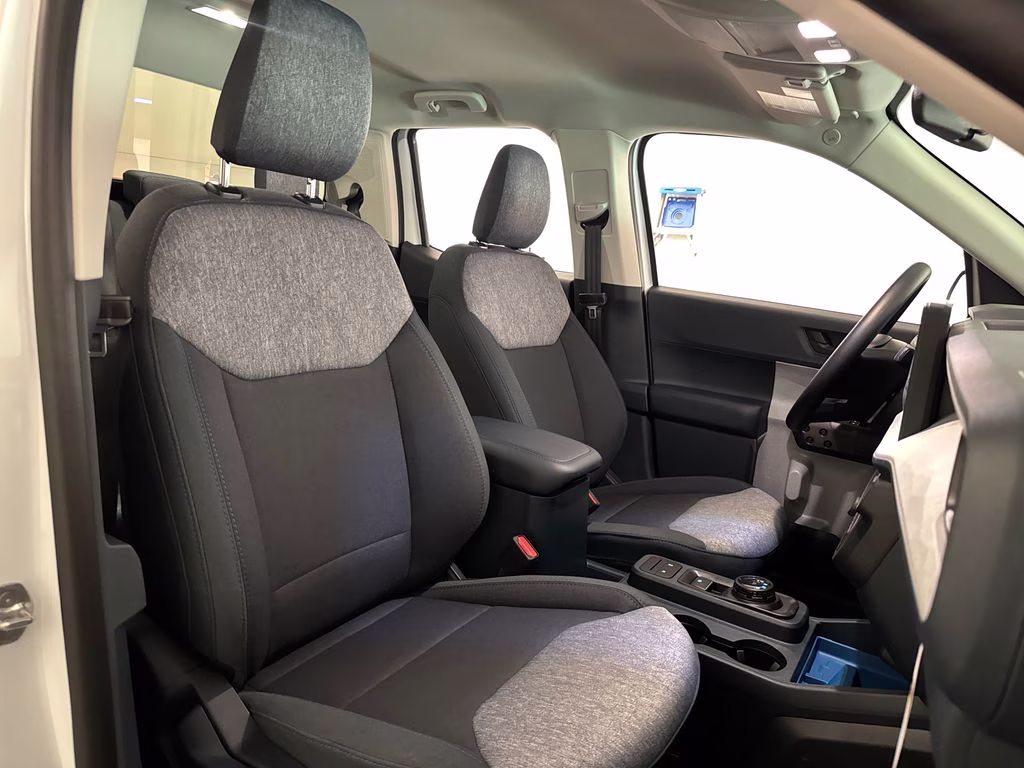2026 Oxford White Ford Maverick XLT FWD Truck