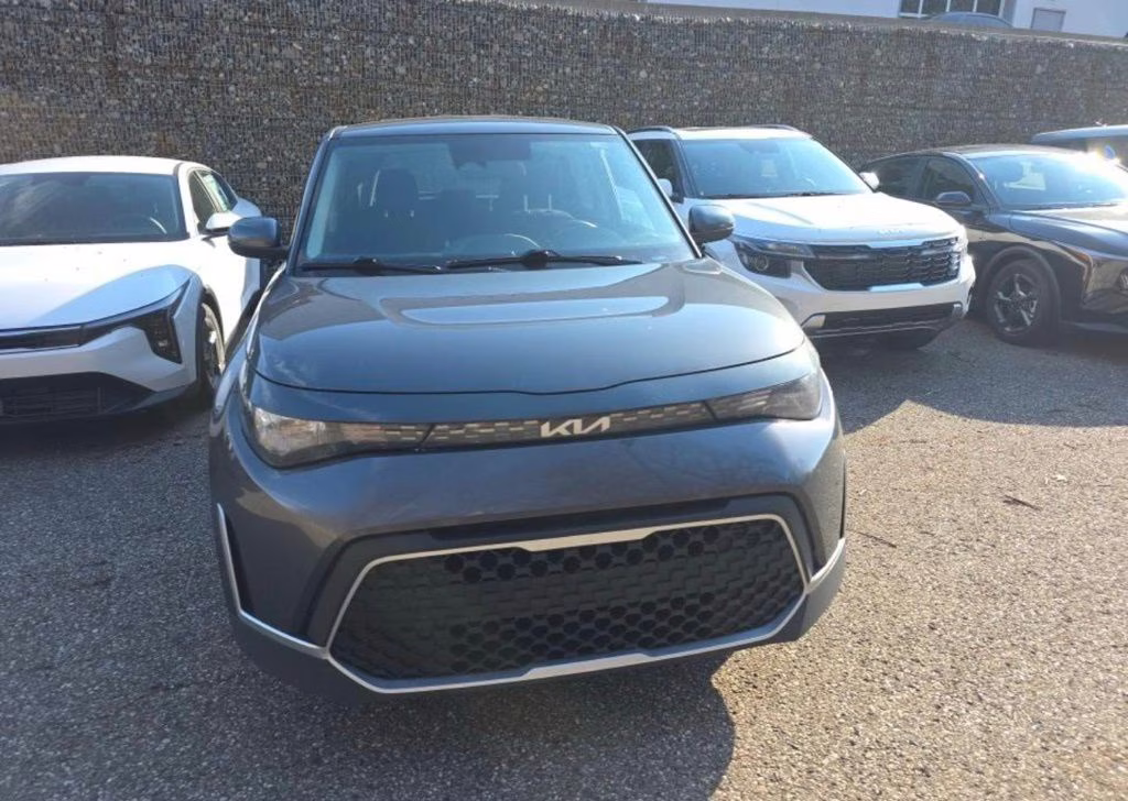 2023 Gravity Gray Kia Soul LX FWD Hatchback
