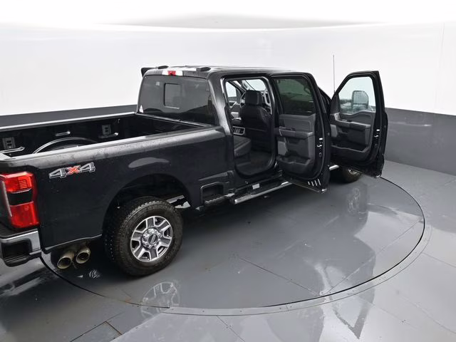 2024 Black Metallic Ford Super Duty F-250 SRW Lariat 4X4 Truck