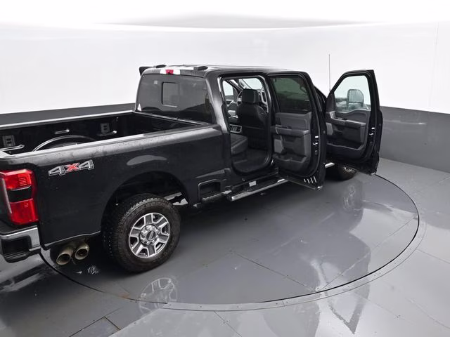 2024 Black Metallic Ford Super Duty F-250 SRW Lariat 4X4 Truck