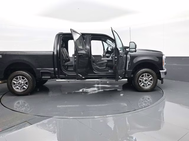 2024 Black Metallic Ford Super Duty F-250 SRW Lariat 4X4 Truck