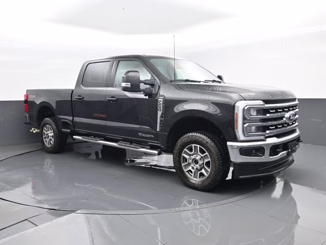 2024 Black Metallic Ford Super Duty F-250 SRW Lariat 4X4 Truck