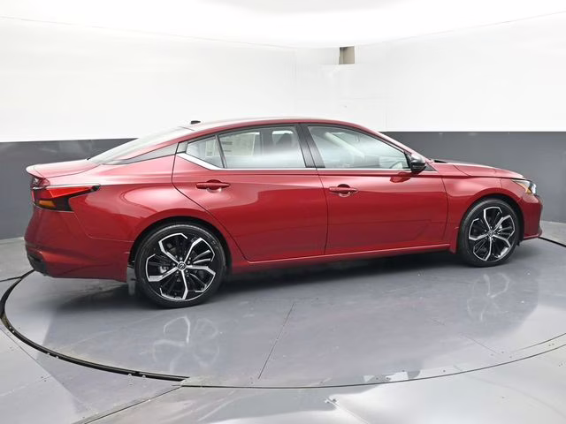 2026 Scarlet Ember Tintcoat Nissan Altima 2.5 SR FWD Sedan