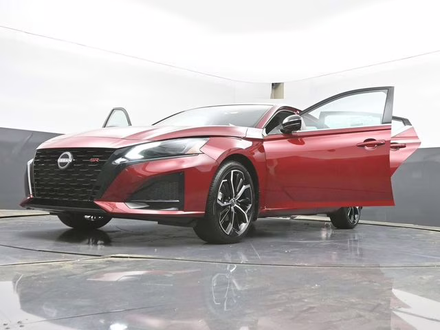 2026 Scarlet Ember Tintcoat Nissan Altima 2.5 SR FWD Sedan