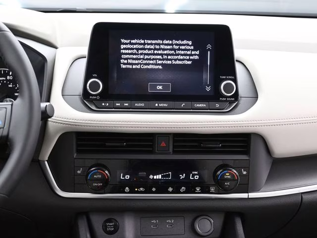 2026 Everest White Pearl Tricoat Nissan Rogue Dark Armor FWD SUV