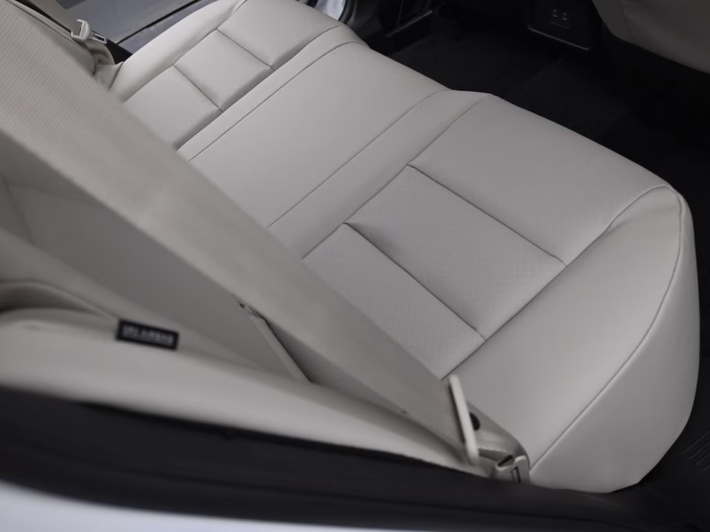 2026 Everest White Pearl Tricoat Nissan Rogue Dark Armor FWD SUV