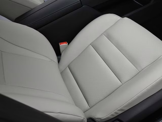 2026 Everest White Pearl Tricoat Nissan Rogue Dark Armor FWD SUV