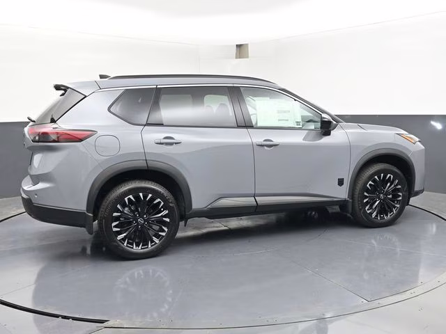 2026 Boulder Gray Pearl Nissan Rogue Dark Armor FWD SUV