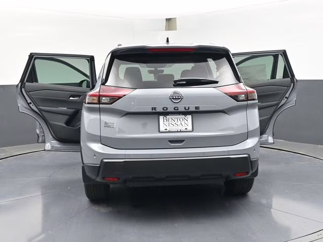 2026 Boulder Gray Pearl Nissan Rogue Dark Armor FWD SUV