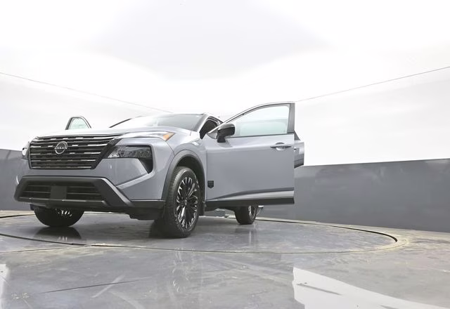 2026 Boulder Gray Pearl Nissan Rogue Dark Armor FWD SUV