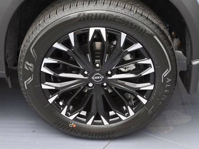 2026 Boulder Gray Pearl Nissan Rogue Dark Armor FWD SUV