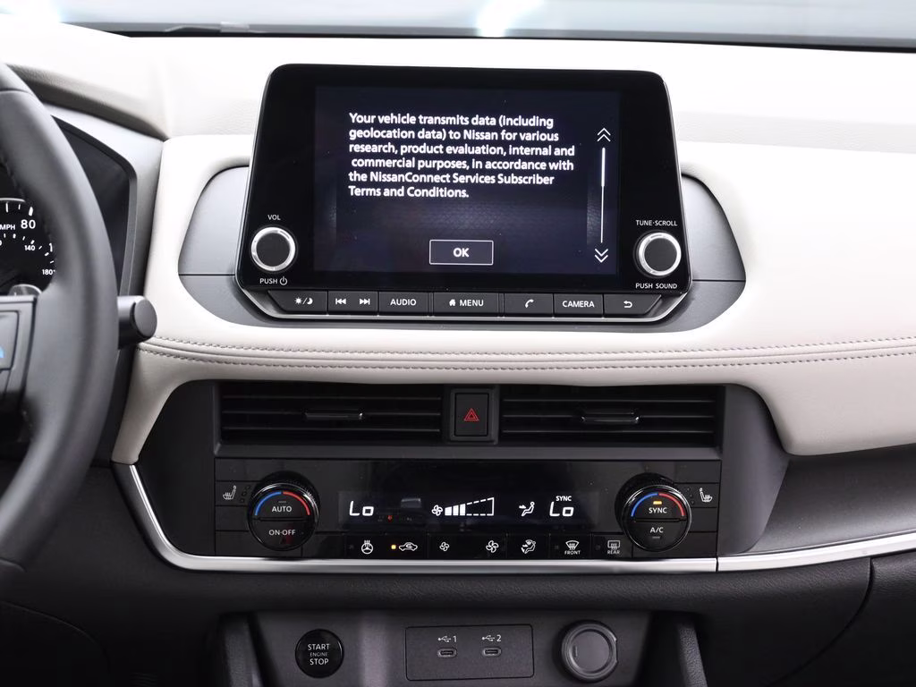2026 Everest White Pearl Tricoat Nissan Rogue Dark Armor FWD SUV