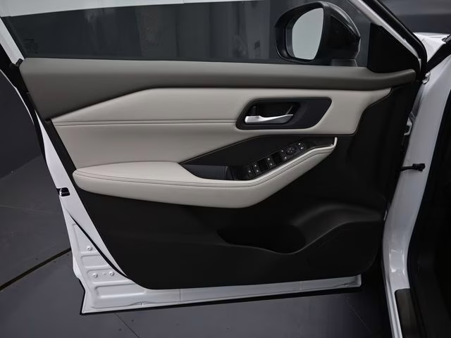 2026 Everest White Pearl Tricoat Nissan Rogue Dark Armor FWD SUV