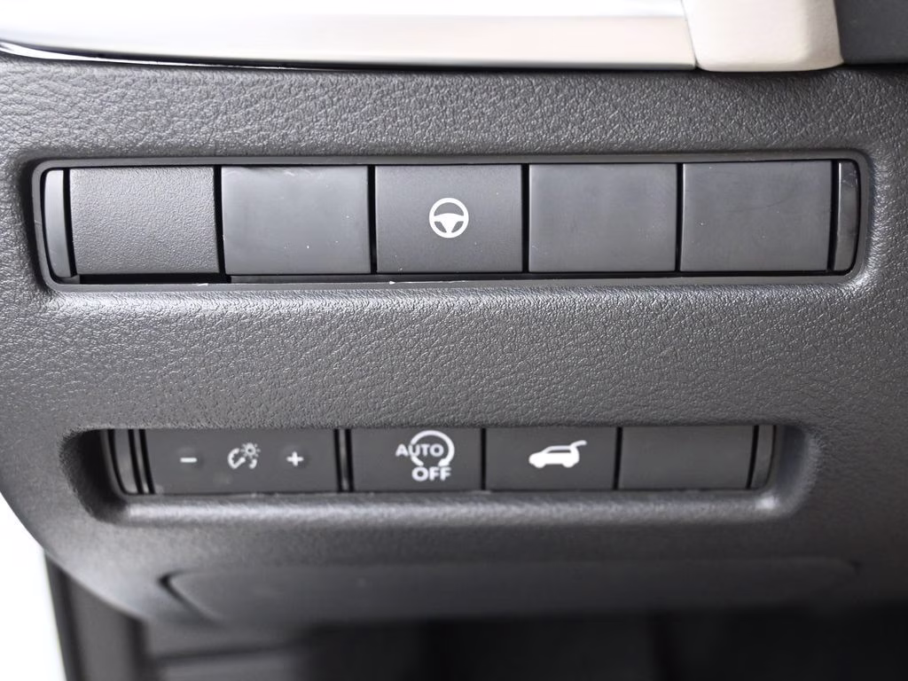 2026 Everest White Pearl Tricoat Nissan Rogue Dark Armor FWD SUV