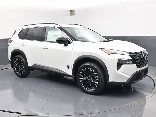 2026 Everest White Pearl Tricoat Nissan Rogue Dark Armor FWD SUV