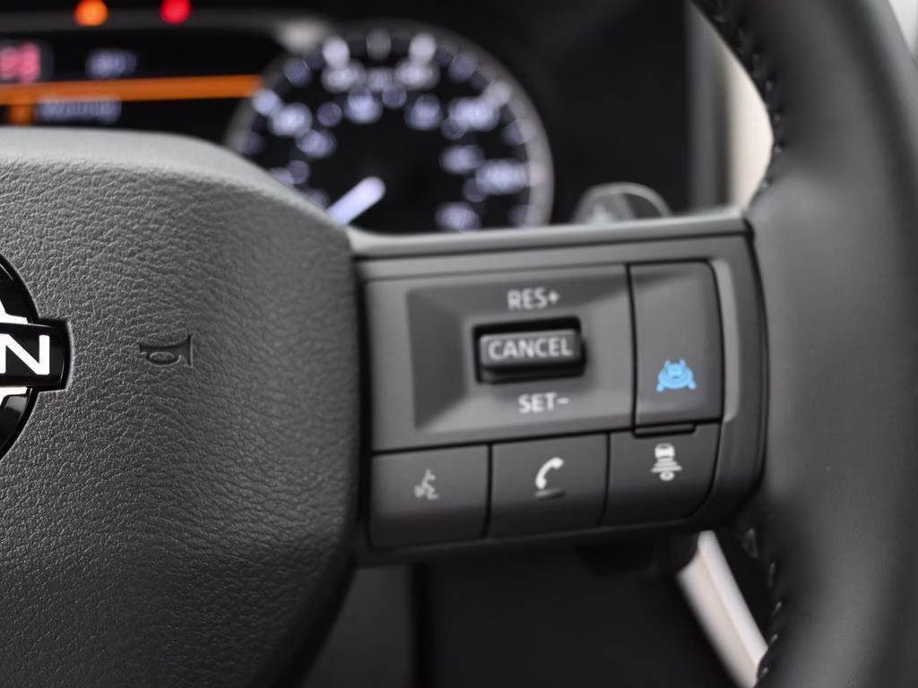 2026 Everest White Pearl Tricoat Nissan Rogue Dark Armor FWD SUV