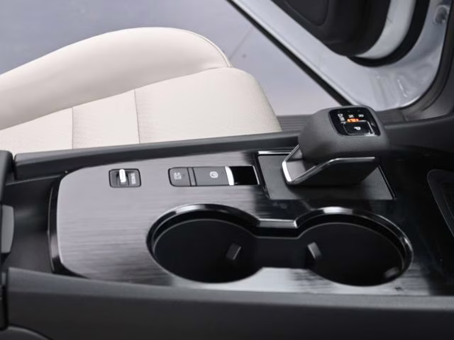 2026 Everest White Pearl Tricoat Nissan Rogue Dark Armor FWD SUV