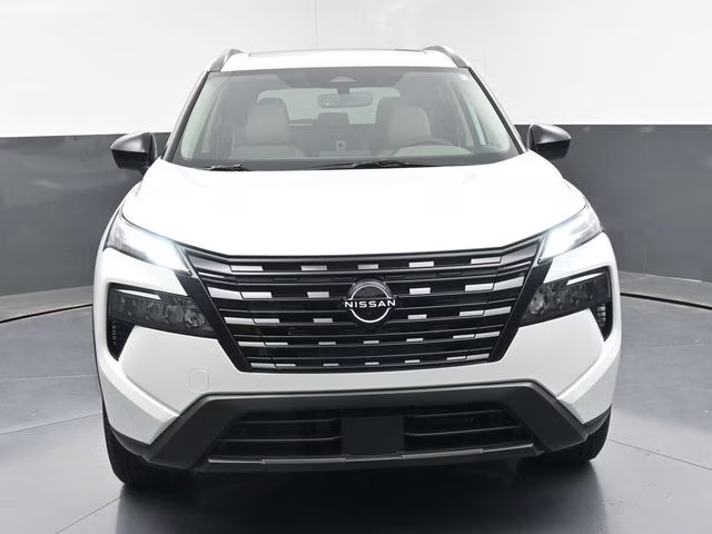 2026 Everest White Pearl Tricoat Nissan Rogue Dark Armor FWD SUV