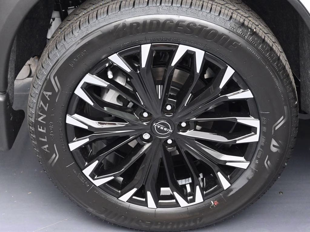 2026 Everest White Pearl Tricoat Nissan Rogue Dark Armor FWD SUV