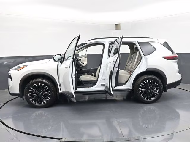 2026 Everest White Pearl Tricoat Nissan Rogue Dark Armor FWD SUV