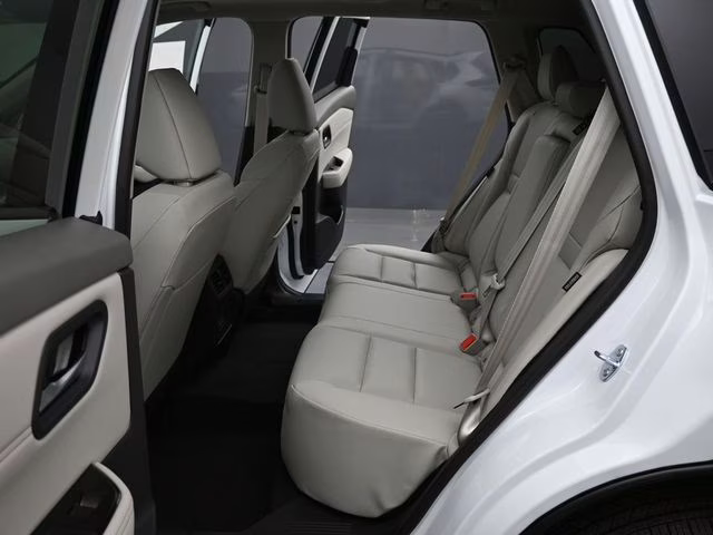 2026 Everest White Pearl Tricoat Nissan Rogue Dark Armor FWD SUV