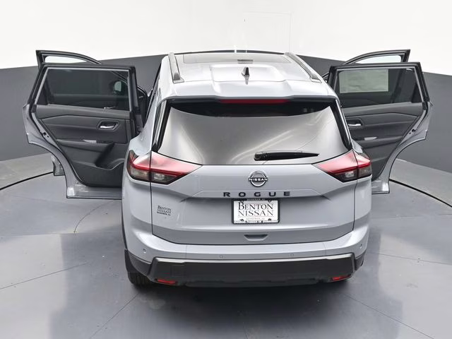 2026 Boulder Gray Pearl Nissan Rogue Dark Armor FWD SUV