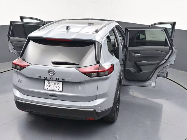2026 Boulder Gray Pearl Nissan Rogue Dark Armor FWD SUV