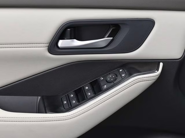 2026 Everest White Pearl Tricoat Nissan Rogue Dark Armor FWD SUV