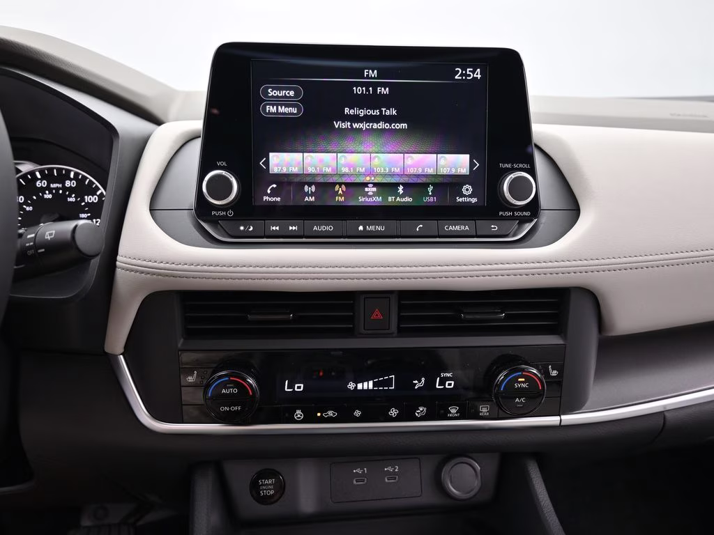 2026 Everest White Pearl Tricoat Nissan Rogue Dark Armor FWD SUV