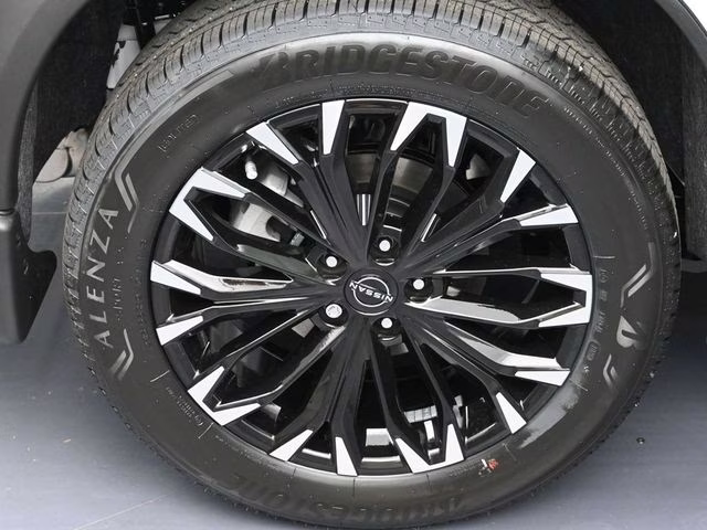 2026 Everest White Pearl Tricoat Nissan Rogue Dark Armor FWD SUV