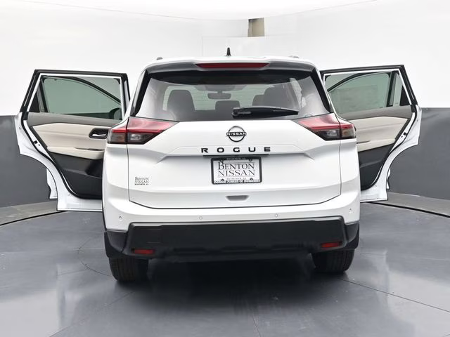 2026 Everest White Pearl Tricoat Nissan Rogue Dark Armor FWD SUV