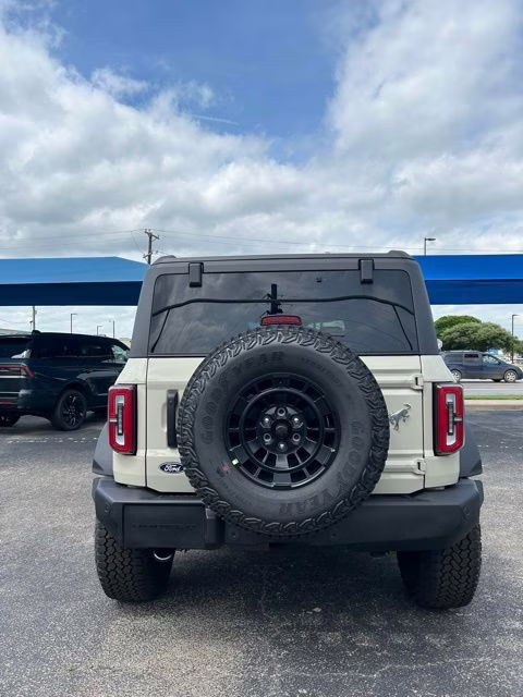 2026 Desert Sand Ford Bronco Heritage Edition 4X4 SUV