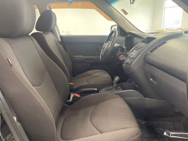 2013 Shadow Pearl Metallic Kia Soul Base FWD Hatchback