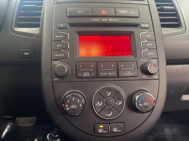 2013 Shadow Pearl Metallic Kia Soul Base FWD Hatchback