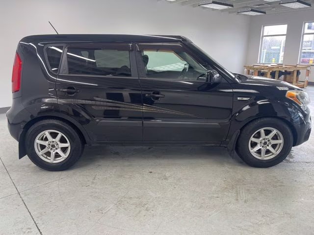 2013 Shadow Pearl Metallic Kia Soul Base FWD Hatchback