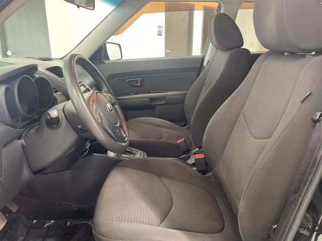 2013 Shadow Pearl Metallic Kia Soul Base FWD Hatchback