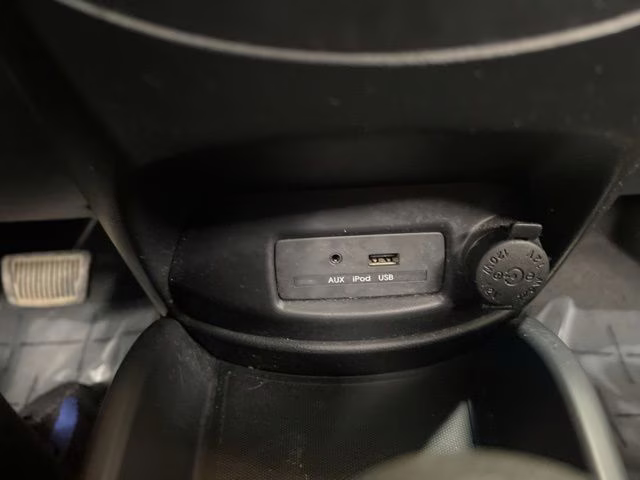 2013 Shadow Pearl Metallic Kia Soul Base FWD Hatchback