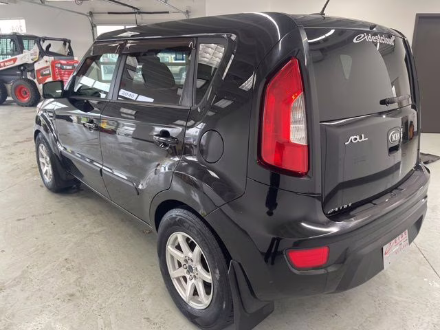 2013 Shadow Pearl Metallic Kia Soul Base FWD Hatchback