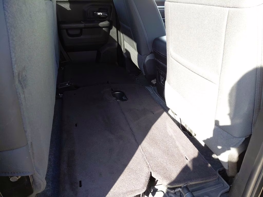 2022 Diamond Black Crystal Pearlcoat Ram 1500 Classic Warlock 4X4 Truck