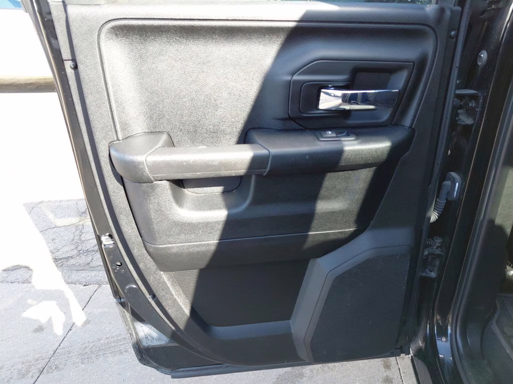 2022 Diamond Black Crystal Pearlcoat Ram 1500 Classic Warlock 4X4 Truck