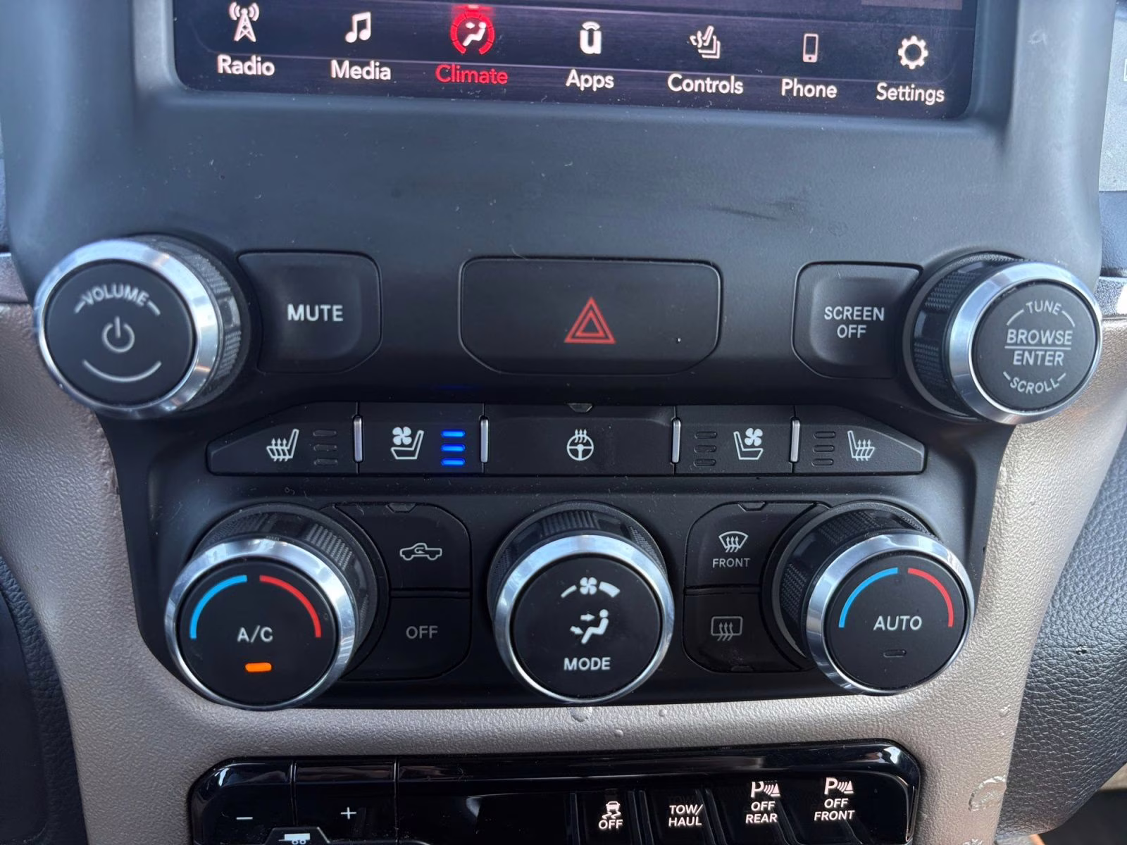 2019 Granite Crystal Metallic Clearcoat Ram 1500 Laramie 4X4 Truck