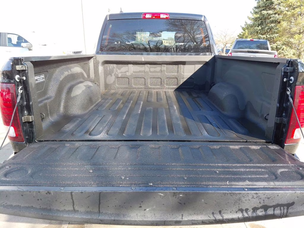 2022 Diamond Black Crystal Pearlcoat Ram 1500 Classic Warlock 4X4 Truck