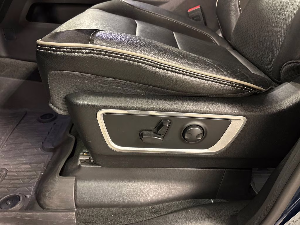 2023 Patriot Blue Pearlcoat Ram 1500 Laramie 4X4 Truck