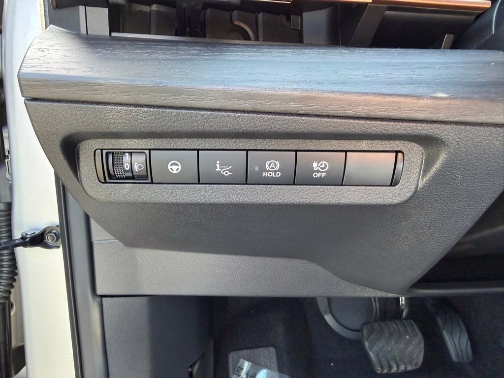 2024 Brilliant Silver Metallic/Black Diamond Pearl Nissan ARIYA ENGAGE e-4ORCE AWD SUV